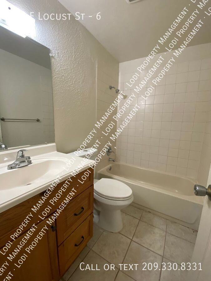 540 E Locust St #6 - Photo 4 of 7
