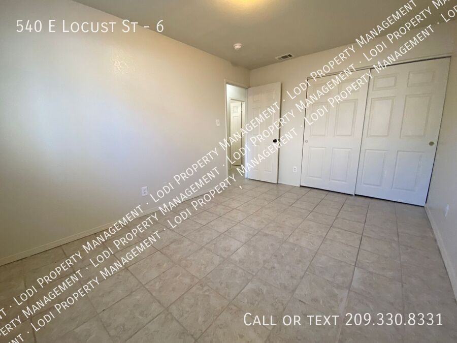 540 E Locust St #6 - Photo 6 of 7