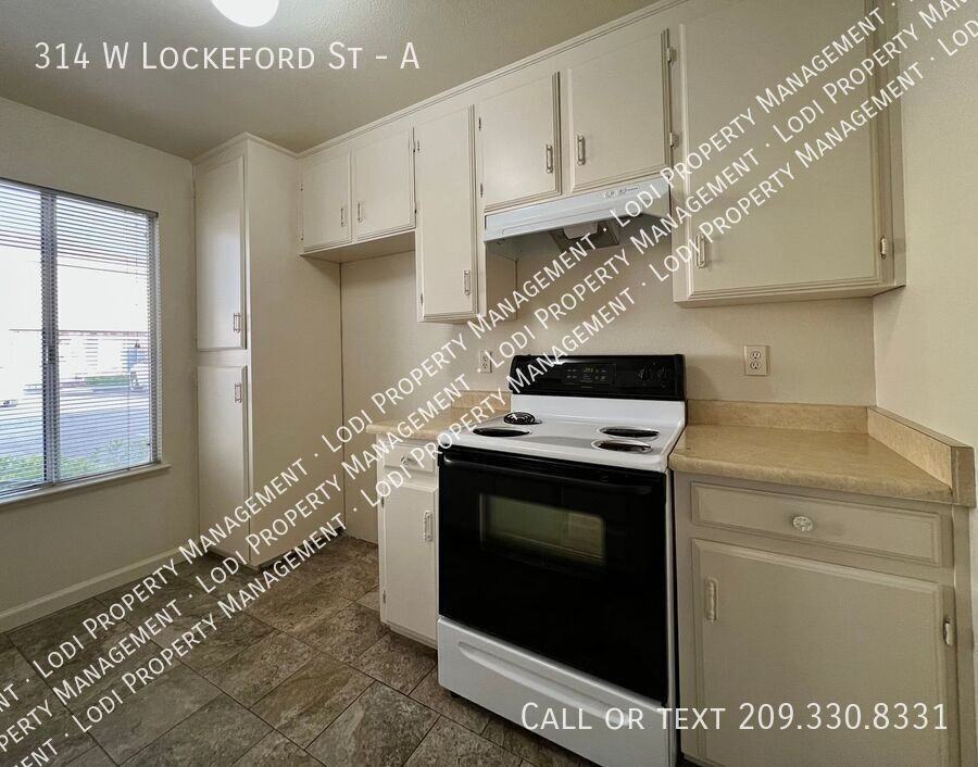 314 W Lockeford St #A - Photo 6 of 17