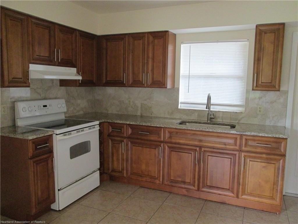 205 Phantasy Ave - Photo 4 of 13