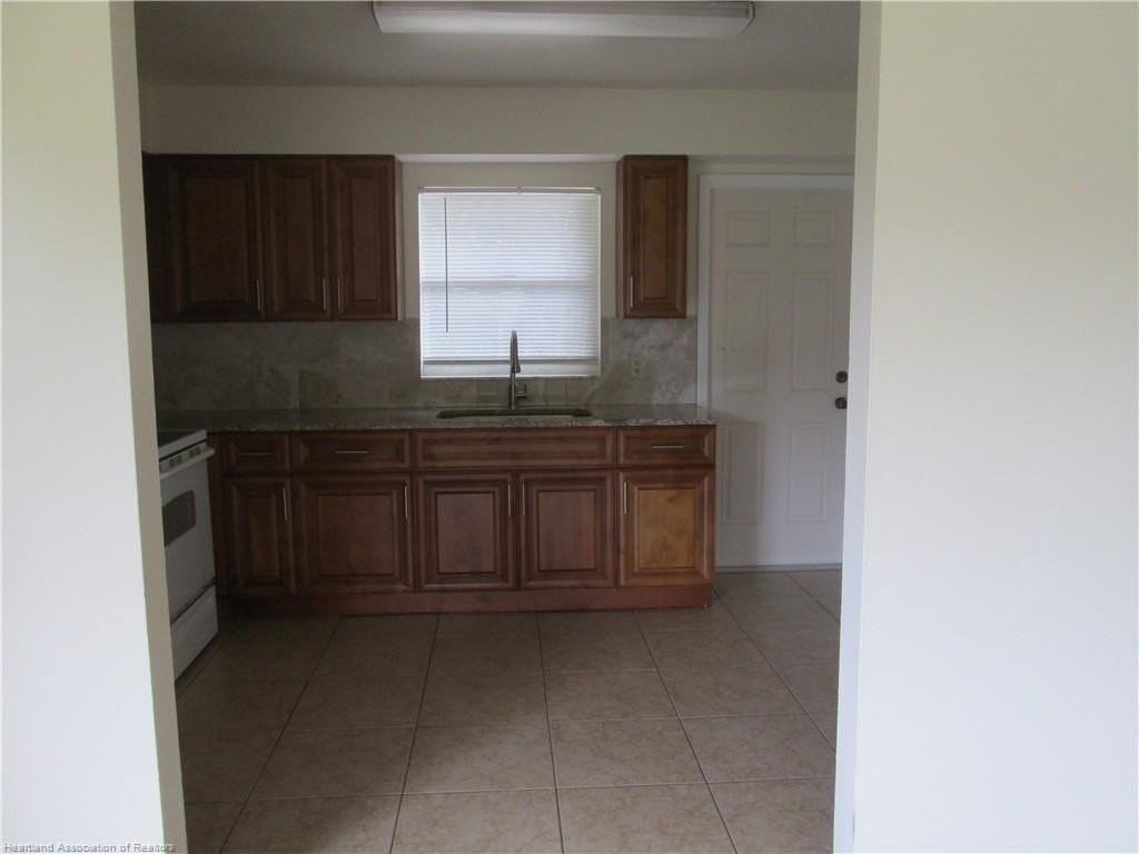 205 Phantasy Ave - Photo 6 of 13