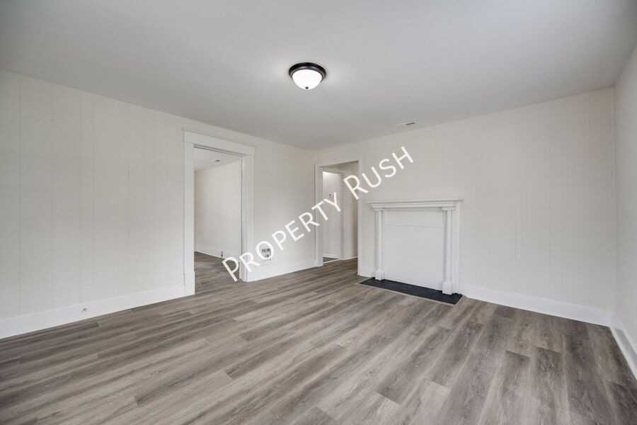 3818 Chandler Ave - Photo 6 of 23