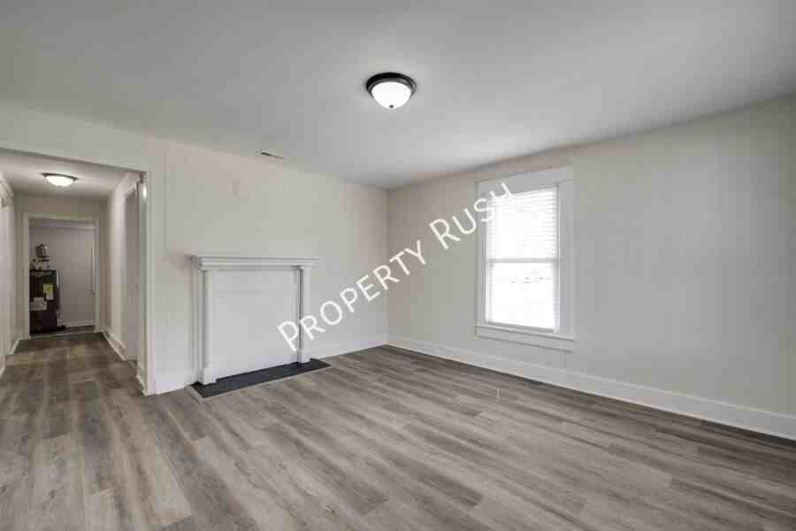 3818 Chandler Ave - Photo 7 of 23