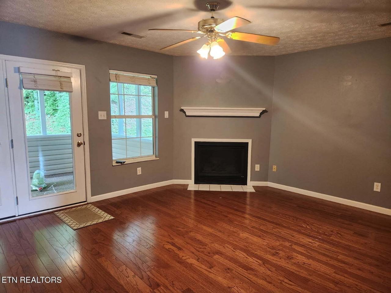 945 Ashley Michelle Ct - Photo 4 of 25