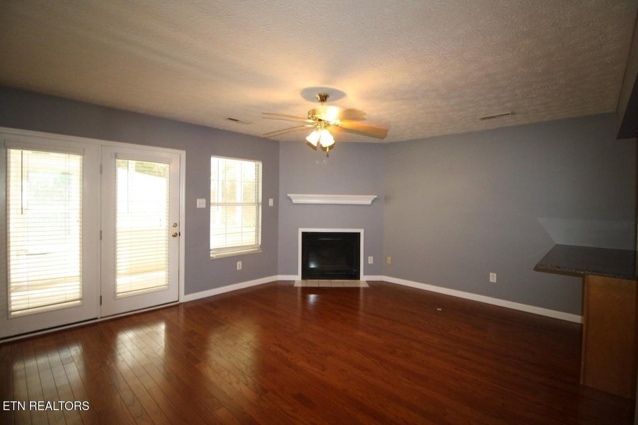 945 Ashley Michelle Ct - Photo 5 of 25