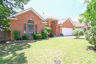 719 Oak Hollow Dr - Photo 1 of 1
