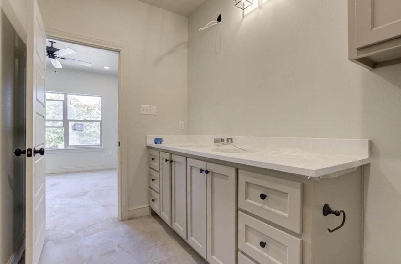 3419 24th St - Photo 5 of 6