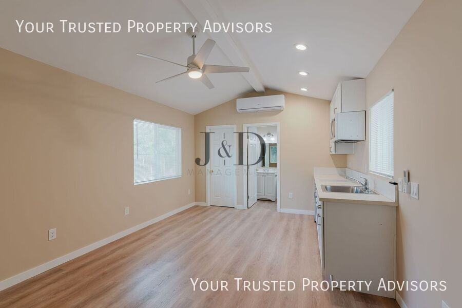 1136 S Quince St - Photo 2 of 13