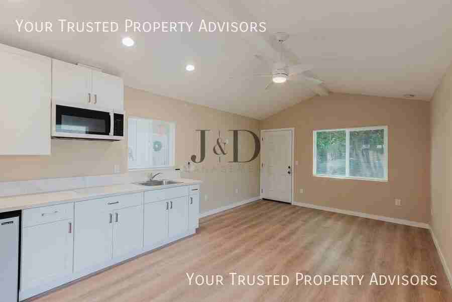 1136 S Quince St - Photo 6 of 13