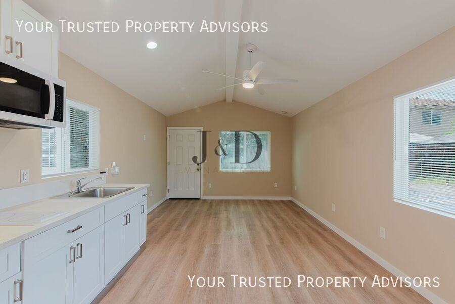 1136 S Quince St - Photo 7 of 13