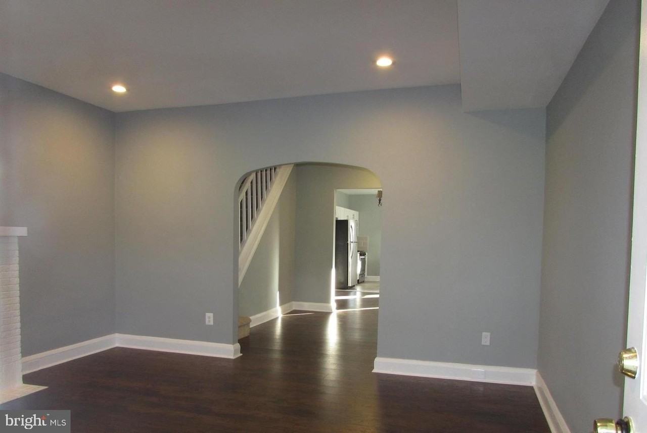 2735 Chesterfield Ave - Photo 3 of 30