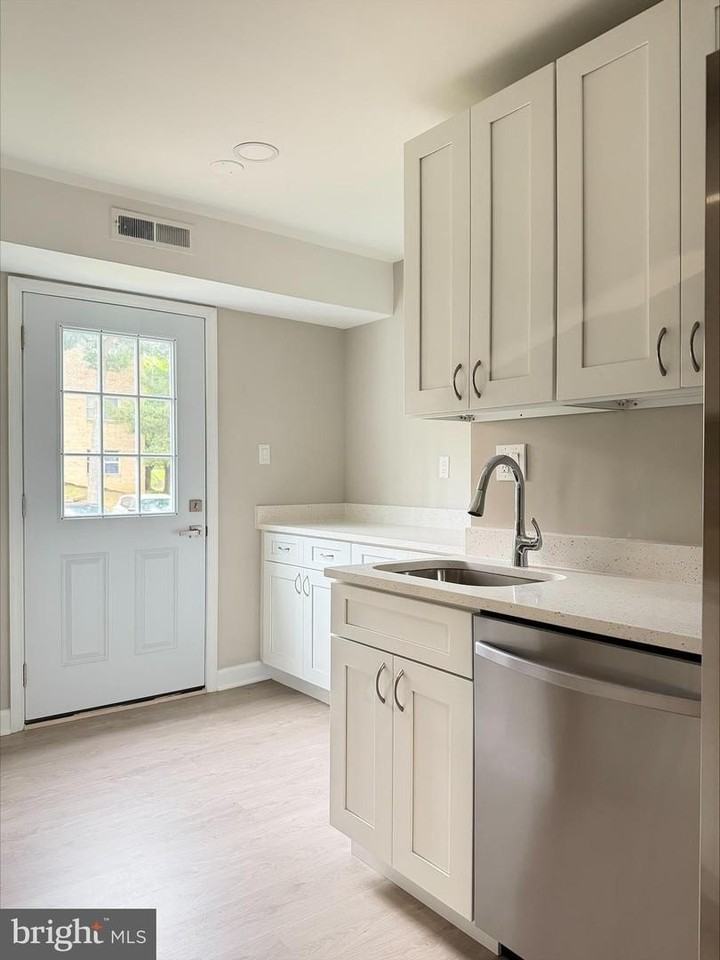 5931 Quantrell Ave - Photo 6 of 13