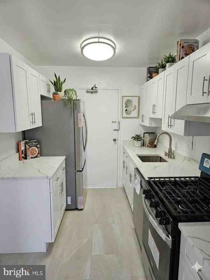 6631 Wakefield Dr - Photo 3 of 17