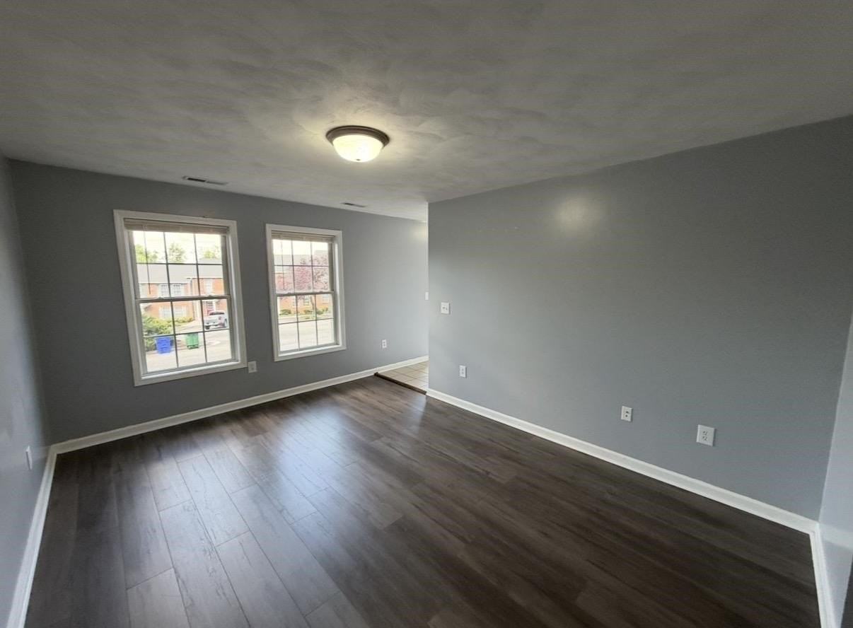 670 Republic Rd - Photo 4 of 30