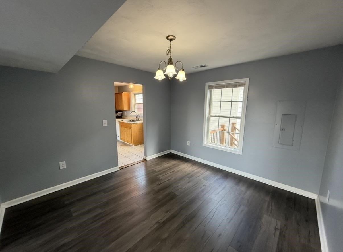 670 Republic Rd - Photo 5 of 30