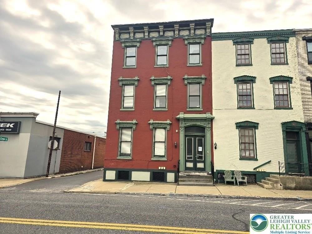 132 Bushkill St #6