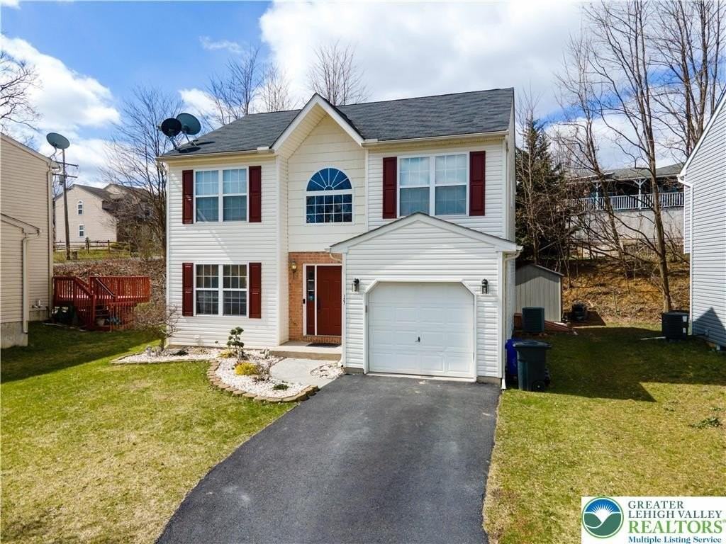 127 Highlands Cir - Photo 2 of 27