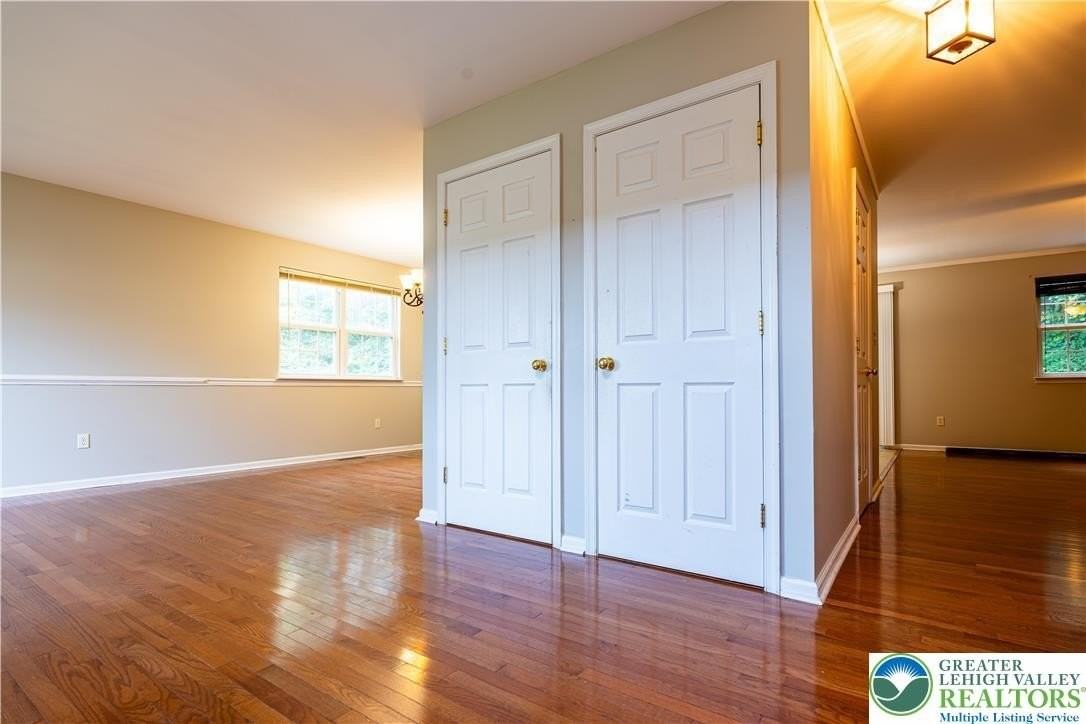 127 Highlands Cir - Photo 3 of 27