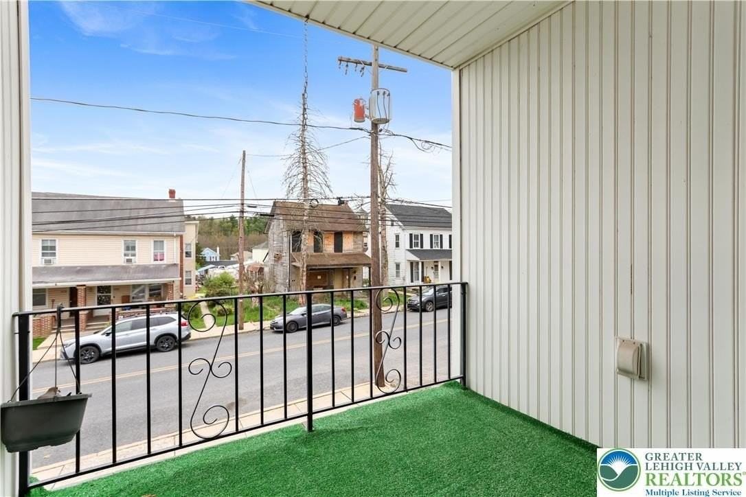 4029 Main St #B - Photo 5 of 26
