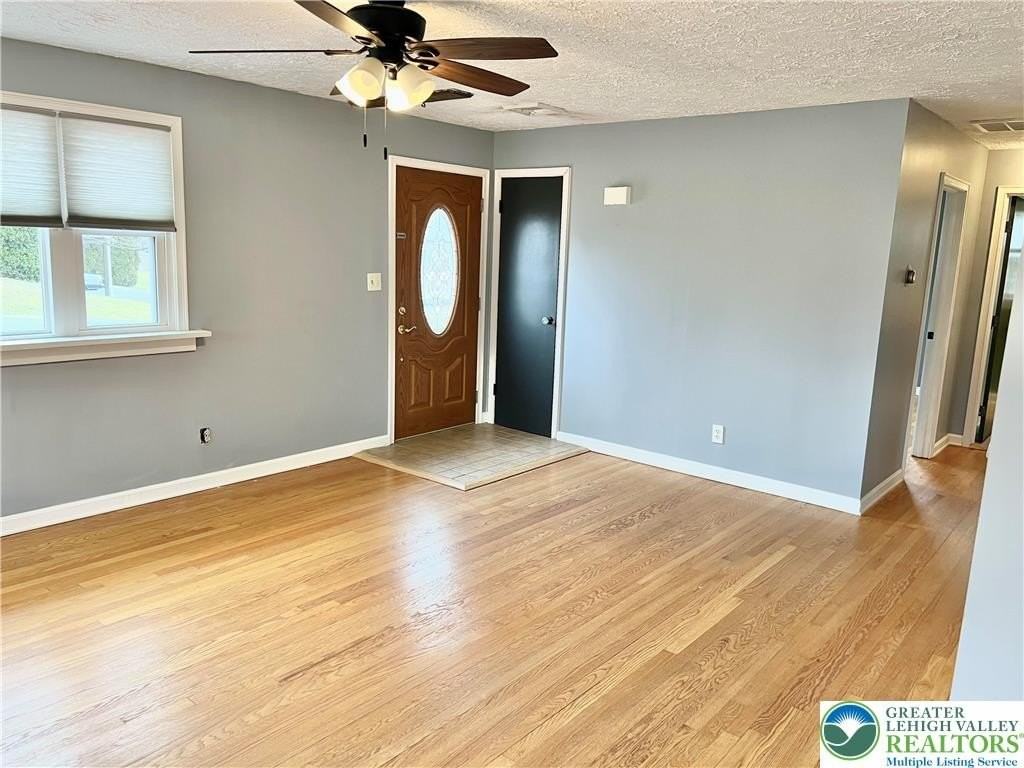 2121 7th St - Photo 2 of 33