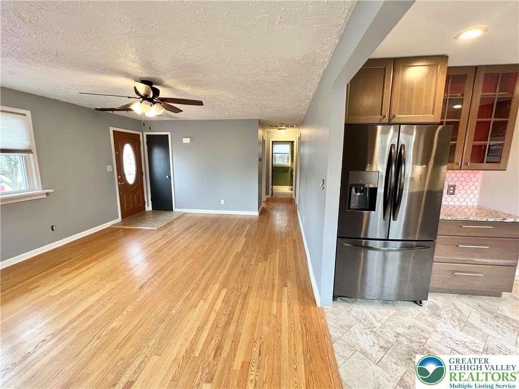 2121 7th St - Photo 4 of 33