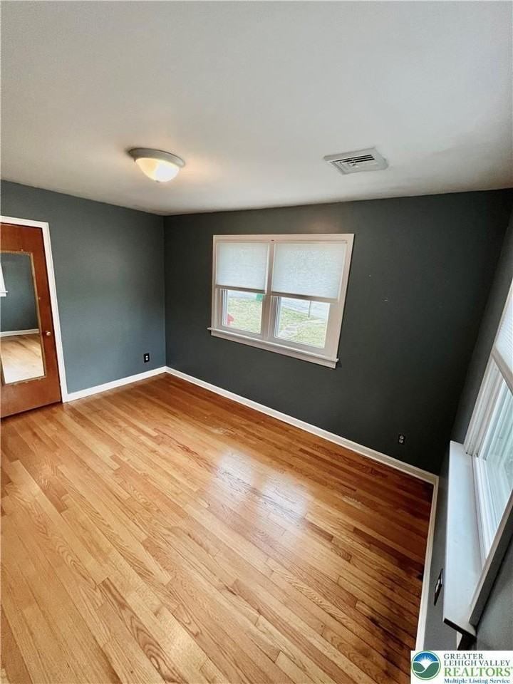 2121 7th St - Photo 5 of 33