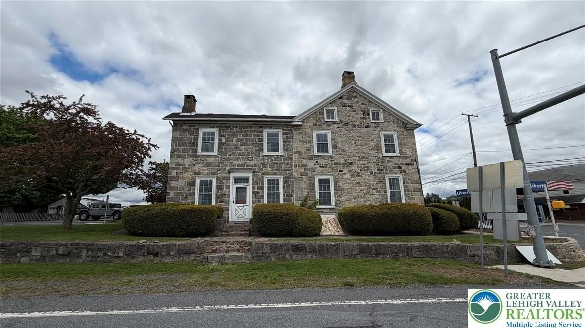 797 Main St - Photo 2 of 41