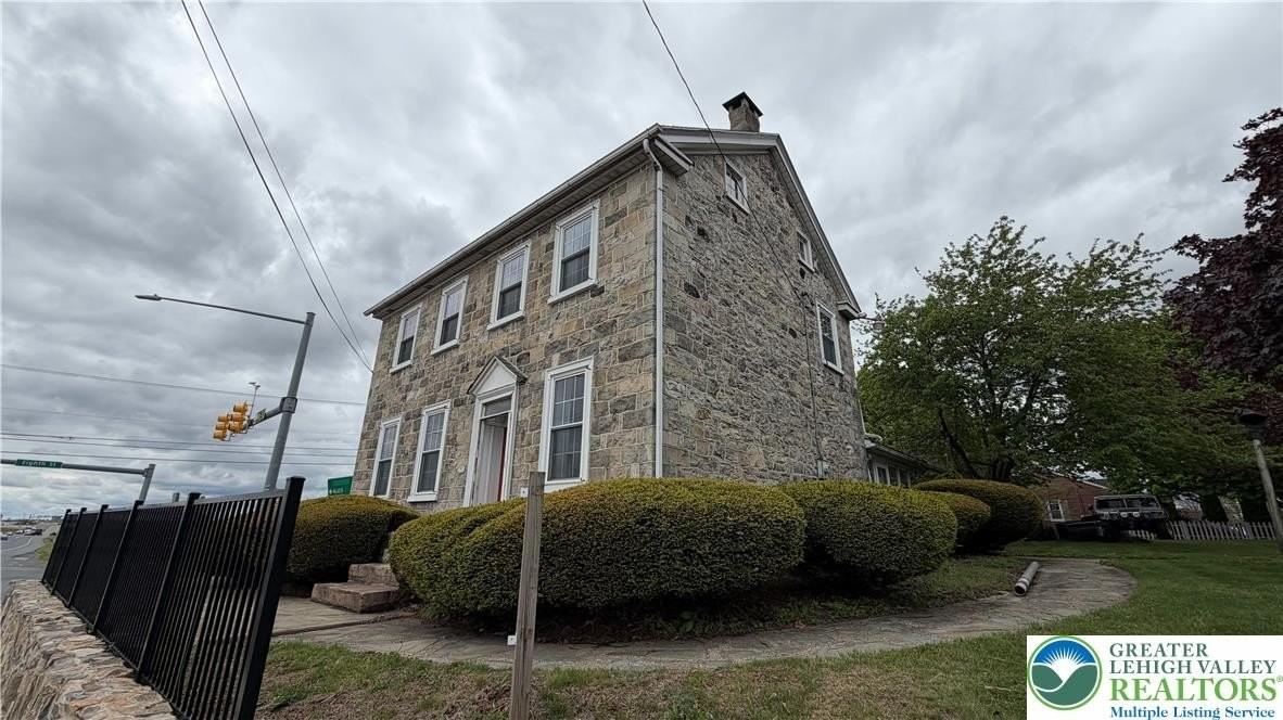 797 Main St - Photo 3 of 41