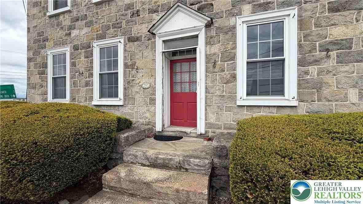 797 Main St - Photo 4 of 41