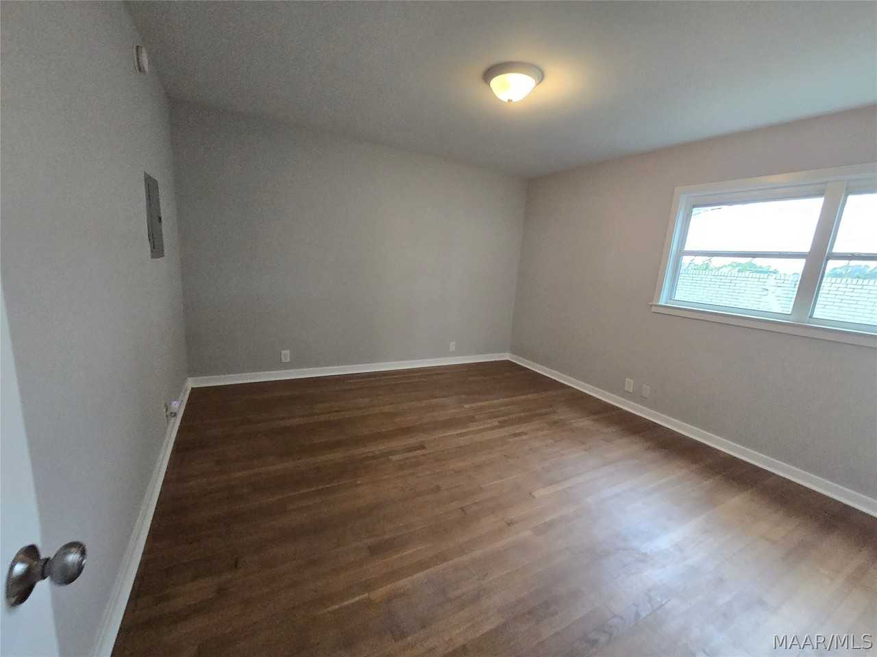 3733 Wesley Dr - Photo 7 of 14