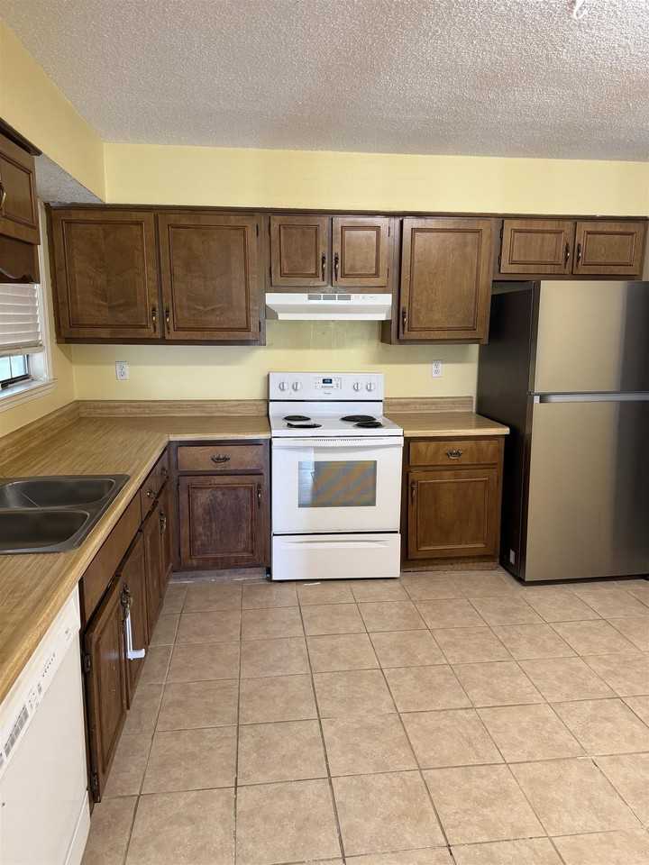 4361 Bennett Wood Dr - Photo 4 of 8