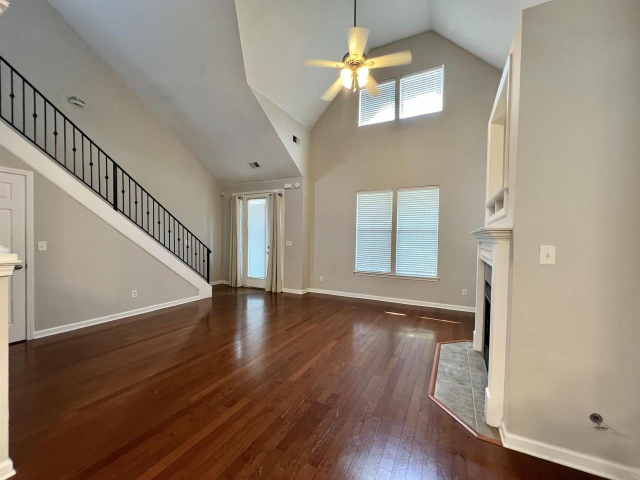 154 Island Bluff Dr - Photo 4 of 22