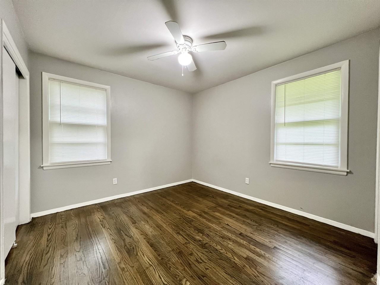 424 Stoneham Rd - Photo 6 of 9