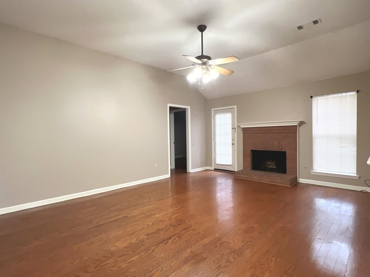 9347 Garden Woods Dr - Photo 3 of 12