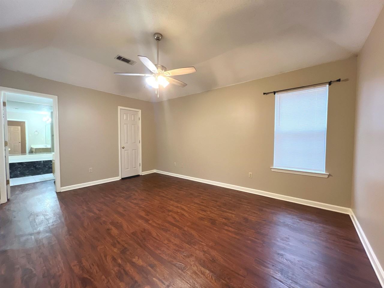 9347 Garden Woods Dr - Photo 6 of 12