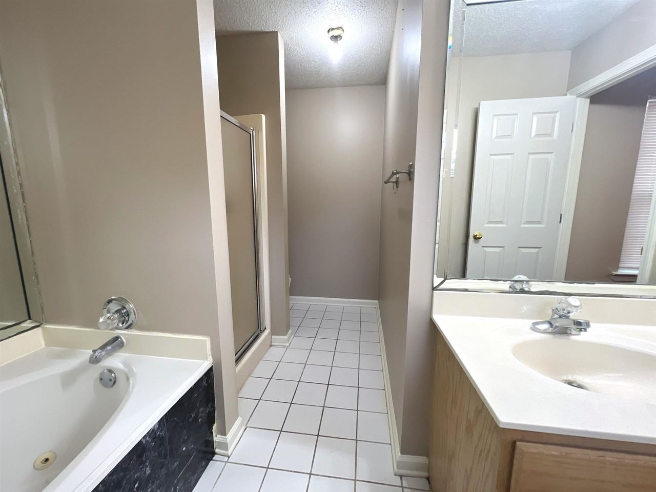 9347 Garden Woods Dr - Photo 7 of 12