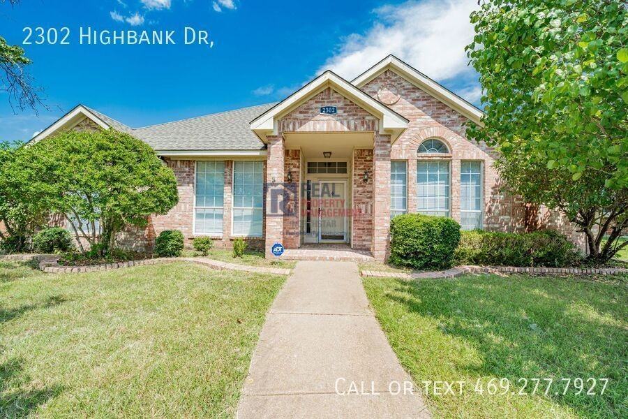 2302 Highbank Dr - Photo 2 of 38