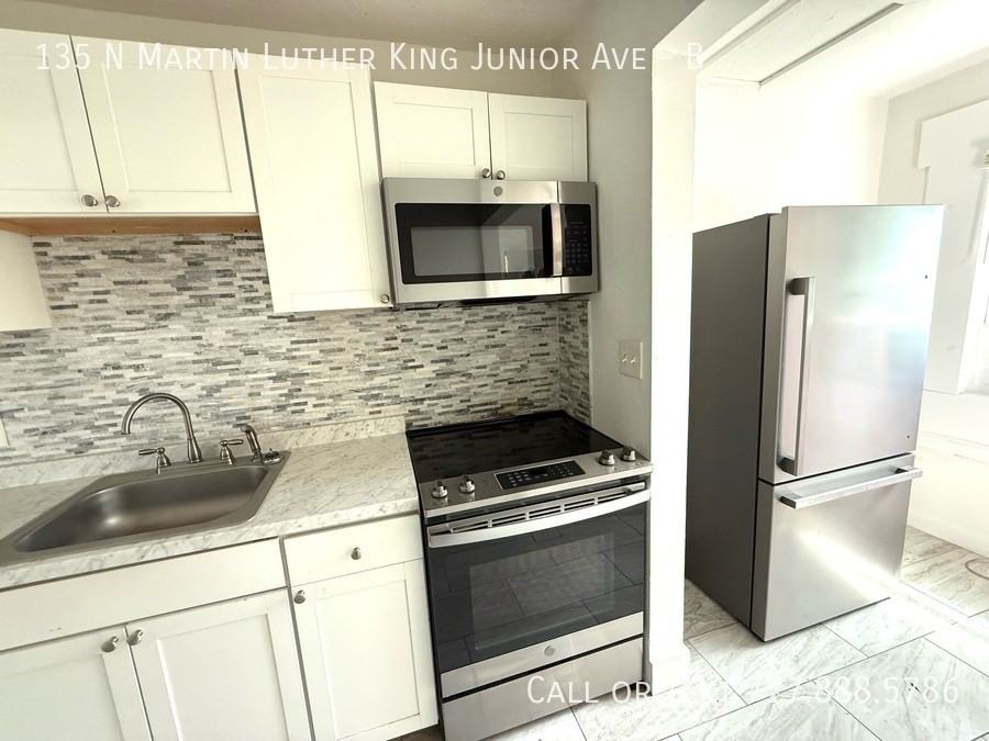 135 N Martin Luther King Jr Ave #B - Photo 3 of 20