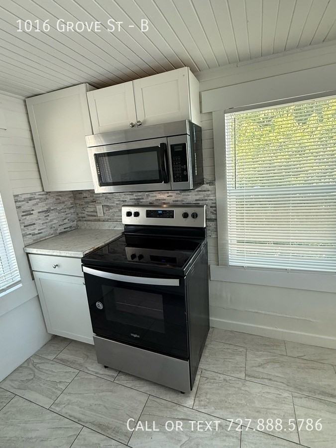 1016 Grove St #B - Photo 6 of 18