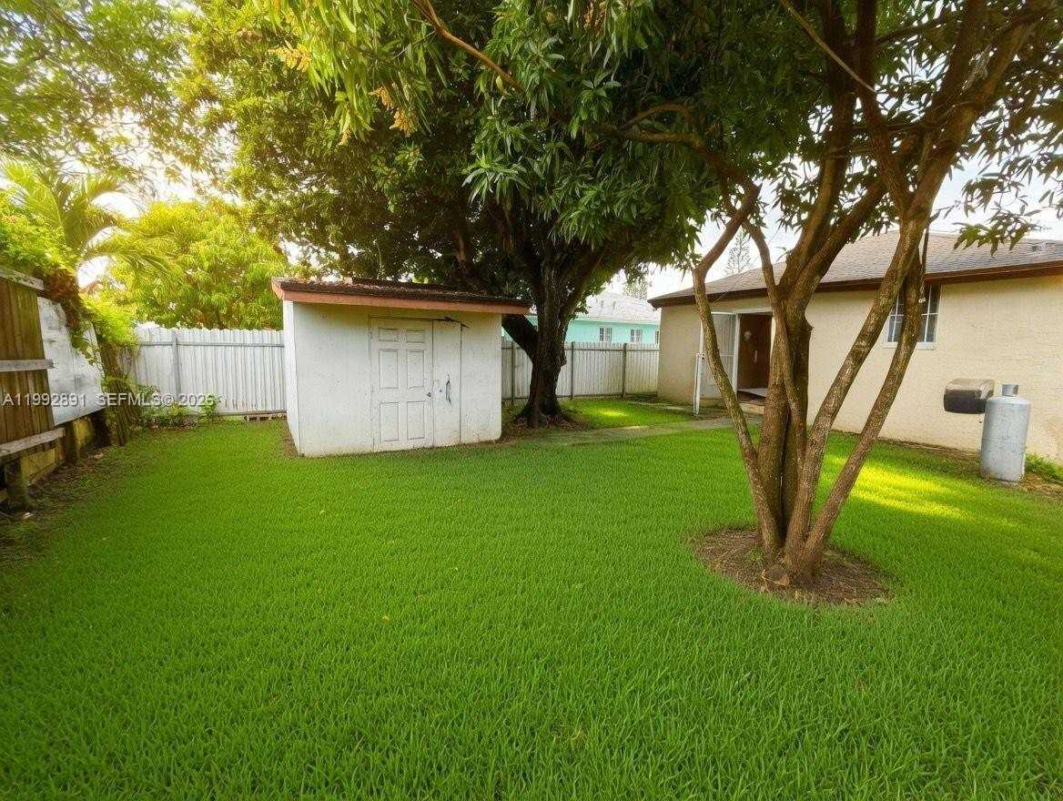 8013 Nw 10th Ct #0 - Photo 7 of 8