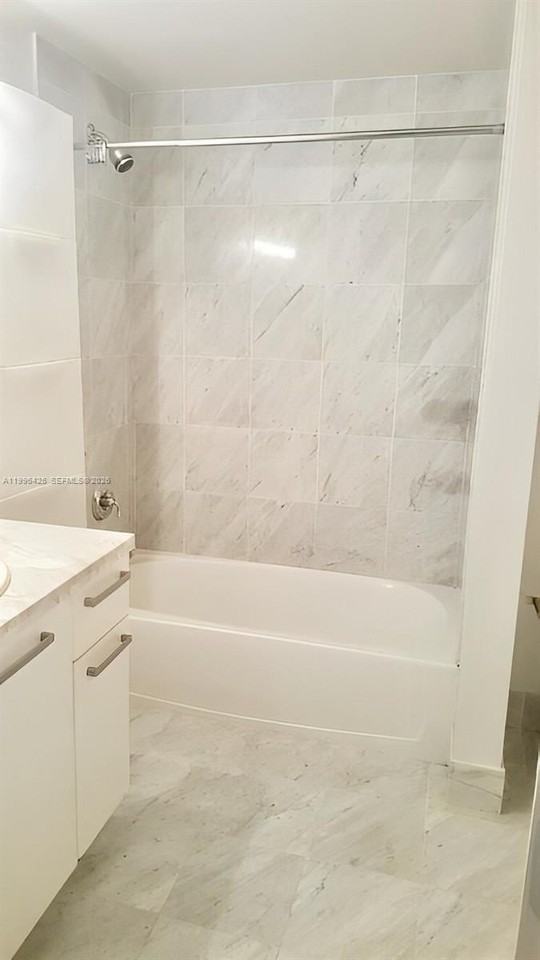 253 Ne 2nd St #222 - Photo 4 of 6