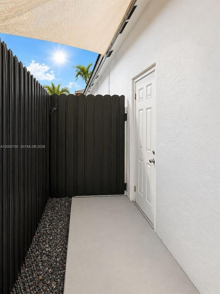 16247 Sw 92nd Ter #B - Photo 2 of 17