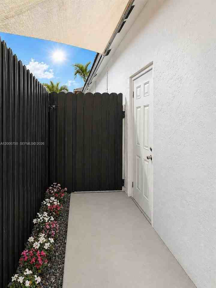 16247 Sw 92nd Ter #B - Photo 3 of 17