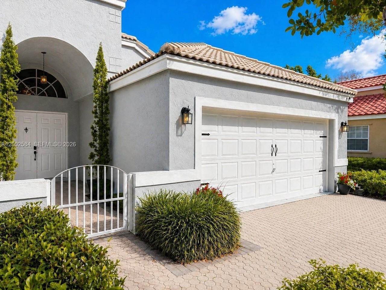 2019 Cove Ln - Photo 4 of 17