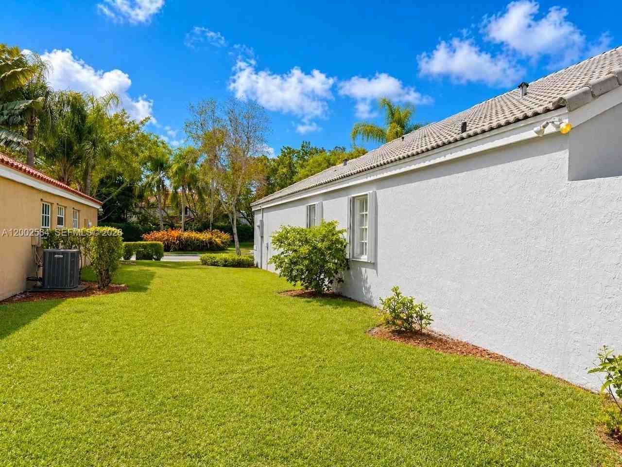 2019 Cove Ln - Photo 7 of 17