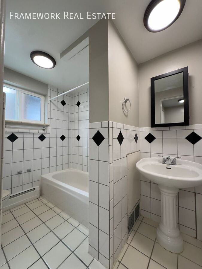 1691 Reed St #1 - Photo 3 of 50
