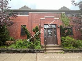 featured image of 50 Oak St #104M