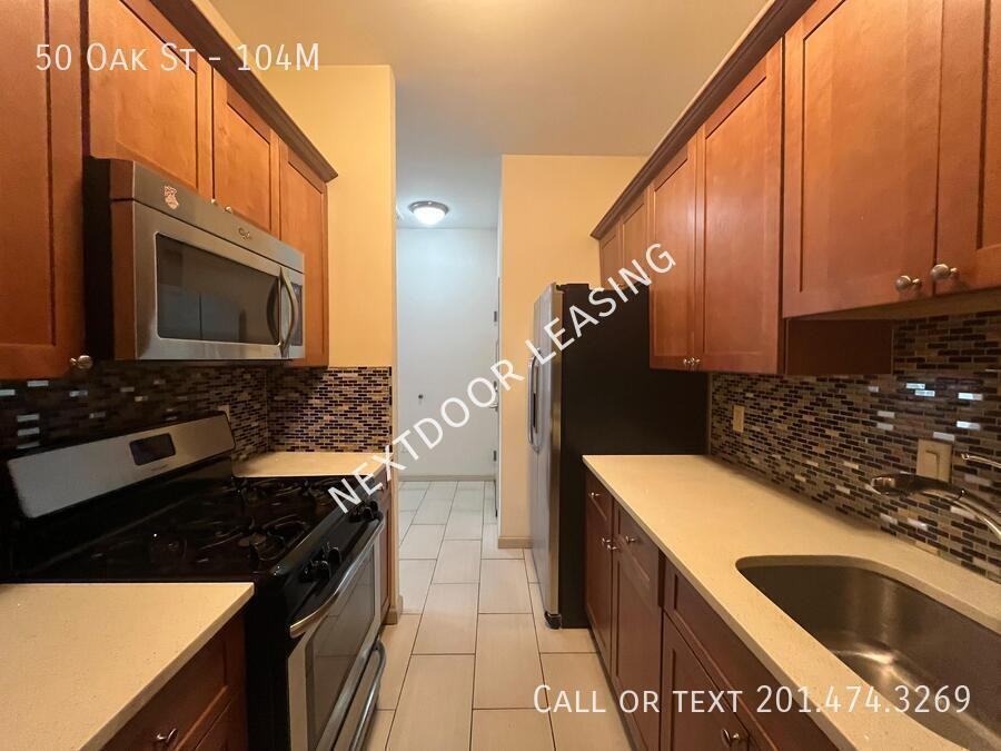 50 Oak St #104M - Photo 4 of 11