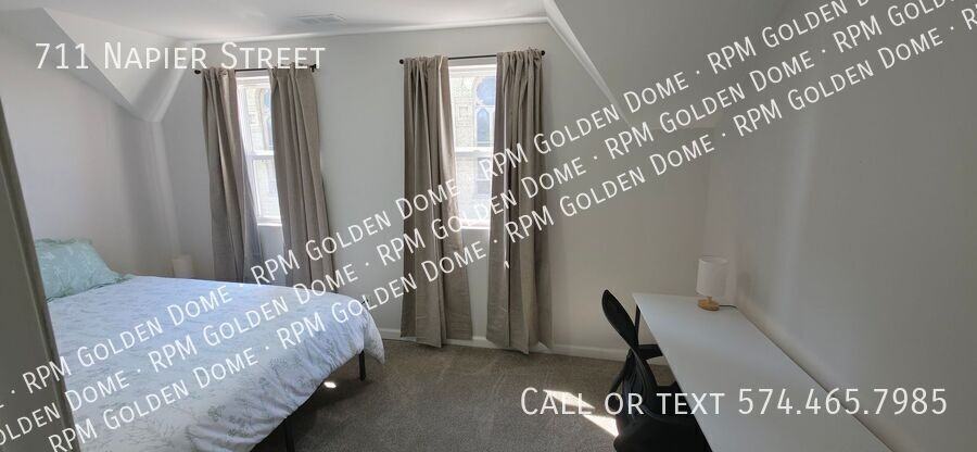 711 Napier St - Photo 7 of 12