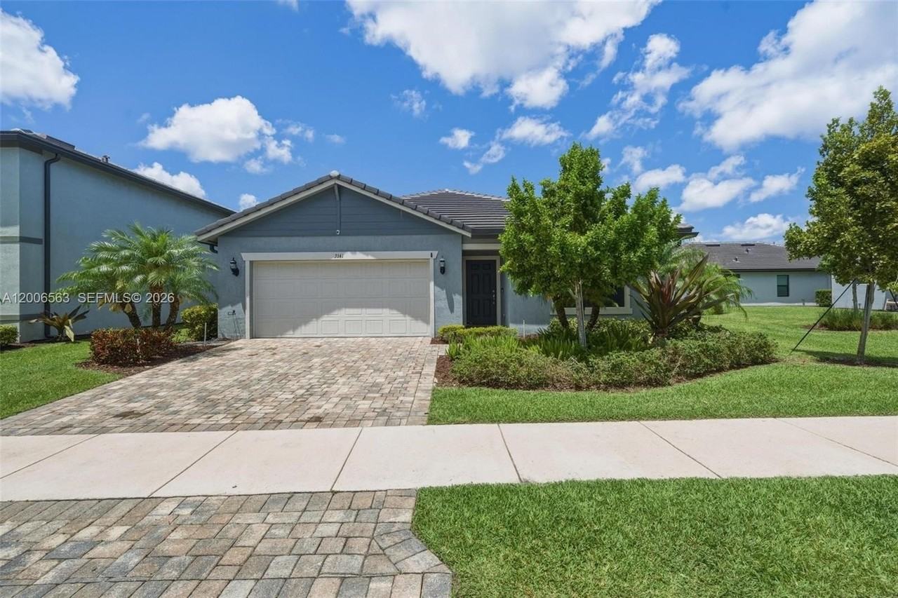 3141 Poinciana St - Photo 3 of 35
